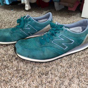New Balance Sneakers Blue/Green Size 9